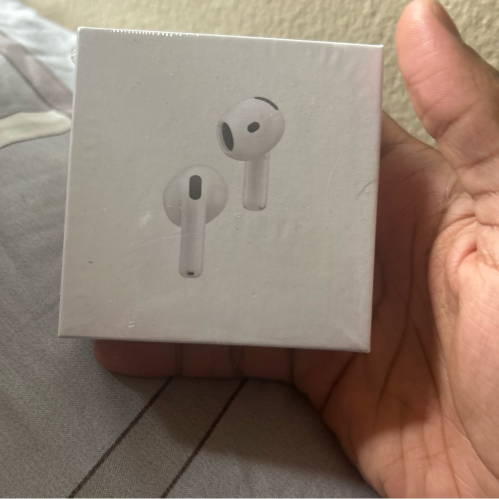 White Wireless Earbuds